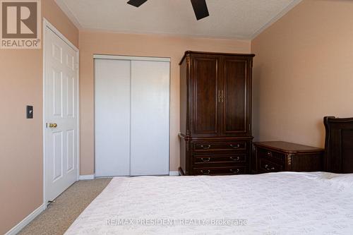 2957 Jackson Drive, Burlington, ON - Indoor Photo Showing Bedroom