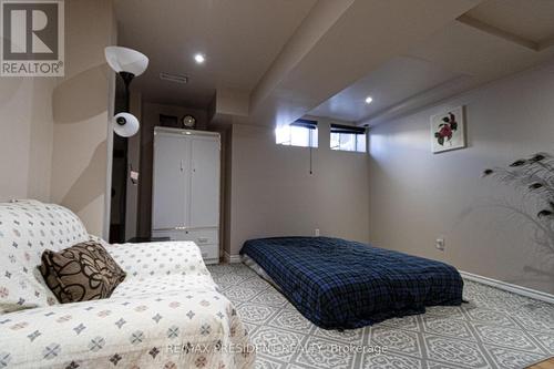 2957 Jackson Drive, Burlington, ON - Indoor Photo Showing Bedroom
