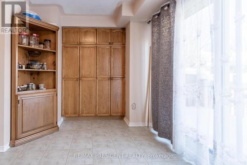 2957 Jackson Drive, Burlington, ON - Indoor Photo Showing Other Room