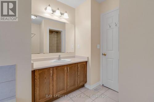 3196 Tim Dobbie Drive, Burlington, ON - Indoor Photo Showing Bathroom