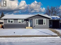 214 48 Avenue E  Claresholm, AB T0L 0T0