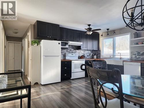 214 48 Avenue E, Claresholm, AB - Indoor Photo Showing Kitchen