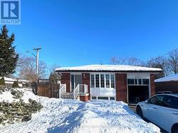 UPPER - 3527 THE CREDIT WOODLANDS  Mississauga, ON L5C 2K7