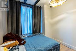 Room 2 (Den with Window) - 