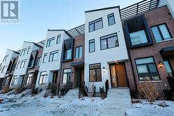 30 - 50 COVESIDE DRIVE  Mississauga, ON L5H 0B2