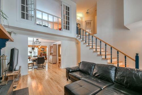 Living room - 4630 Ch. De La Doncaster, Sainte-Adèle, QC - Indoor Photo Showing Living Room
