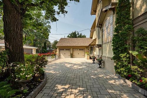 134 Harrow St, Winnipeg, MB 