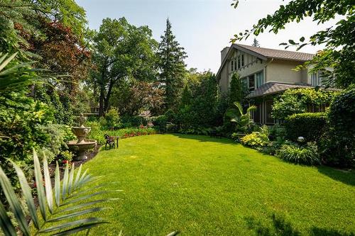 134 Harrow St, Winnipeg, MB 