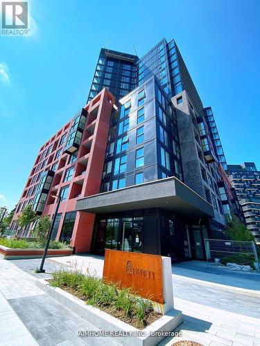 1017 - 8 TIPPETT ROAD  Toronto, ON M3H 0E7