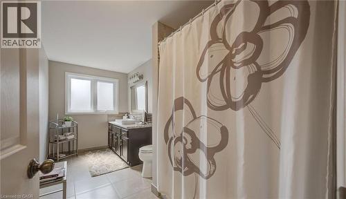 400 Foxhunt Place, Waterloo, ON - Indoor Photo Showing Bathroom