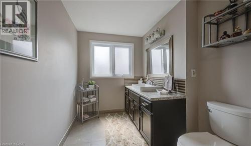 400 Foxhunt Place, Waterloo, ON - Indoor Photo Showing Bathroom