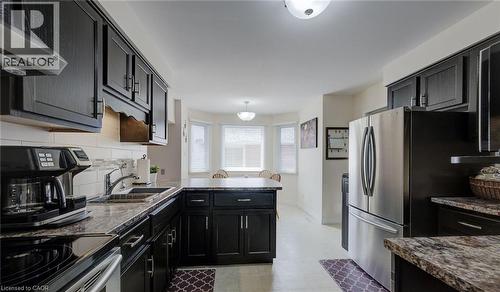 400 Foxhunt Place, Waterloo, ON - Indoor Photo Showing Kitchen