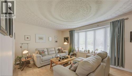 400 Foxhunt Place, Waterloo, ON - Indoor Photo Showing Living Room