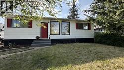 10407 103 Avenue  Hythe, AB T0H 2C0