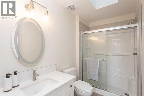 10 Pickwick Lane, Lacombe, AB - Indoor Photo Showing Bathroom