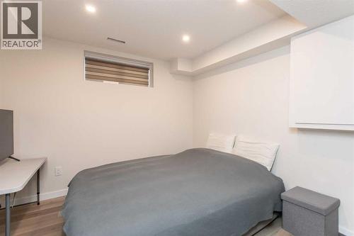 10 Pickwick Lane, Lacombe, AB - Indoor Photo Showing Bedroom