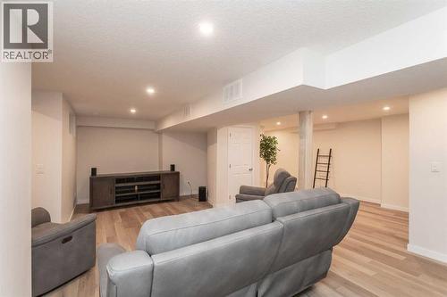 10 Pickwick Lane, Lacombe, AB - Indoor