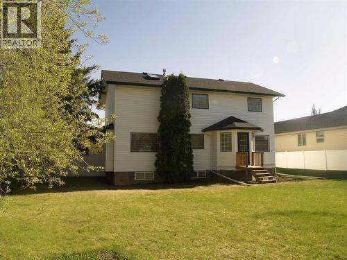 10 Pickwick Lane, Lacombe, AB - Outdoor