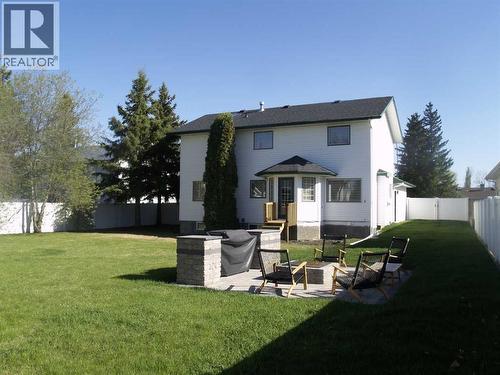 10 Pickwick Lane, Lacombe, AB - Outdoor