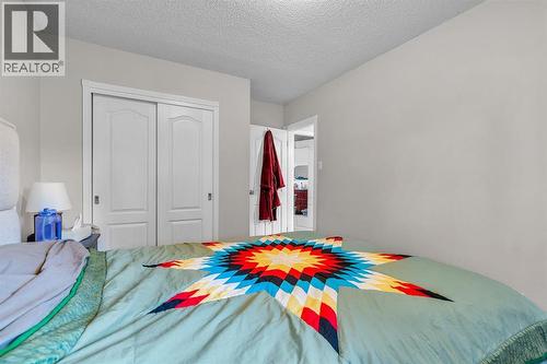 9883 Athens Road Se, Calgary, AB - Indoor Photo Showing Bedroom