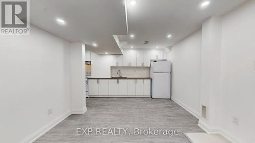Bsmt - 33 Native Landing, Brampton, ON - Indoor Photo Showing Kitchen