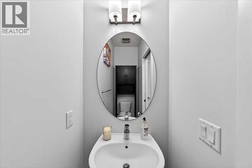 2 pcBath - 43 Chaparral Valley Common Se, Calgary, AB - Indoor Photo Showing Bathroom