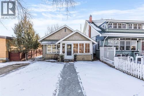 29 10 Street SE  Medicine Hat, AB T1A 1P8