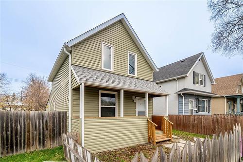 495 Redwood Avenue  Winnipeg, MB R2W 1S7