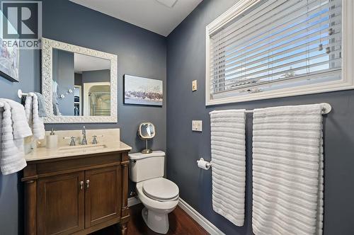 103 Stratton Park Sw, Calgary, AB - Indoor Photo Showing Bathroom