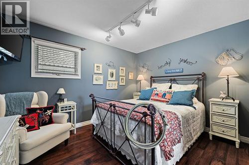 103 Stratton Park Sw, Calgary, AB - Indoor Photo Showing Bedroom