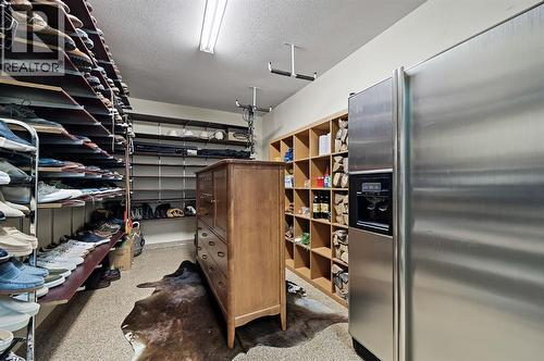 103 Stratton Park Sw, Calgary, AB - Indoor