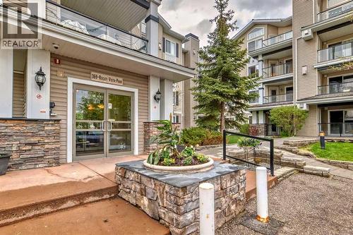 303, 369 Rocky Vista Park NW  Calgary, AB T3G 5K7