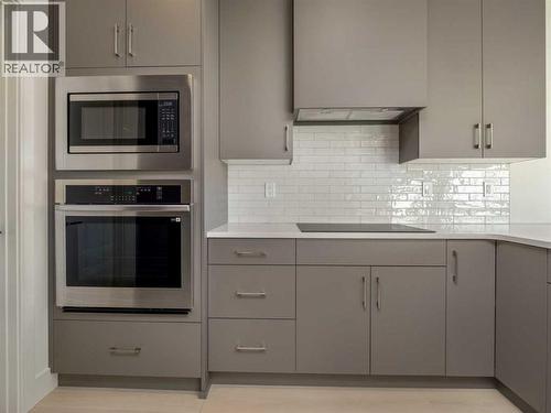 224 Blackwolf Place N, Lethbridge, AB - Indoor Photo Showing Kitchen With Upgraded Kitchen