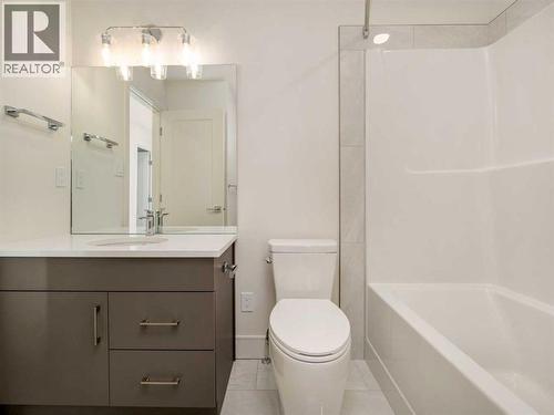 224 Blackwolf Place N, Lethbridge, AB - Indoor Photo Showing Bathroom