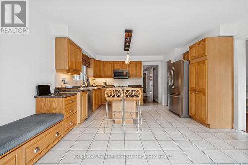 69 Cityview Circle, Barrie, ON - Indoor Photo Showing Kitchen