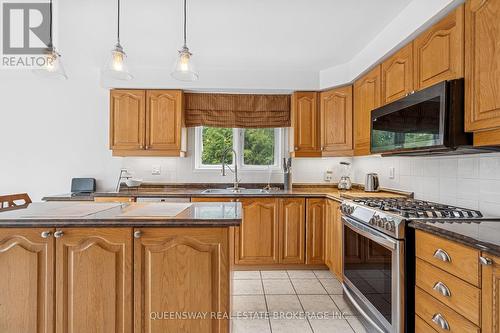 69 Cityview Circle, Barrie, ON - Indoor Photo Showing Kitchen With Double Sink