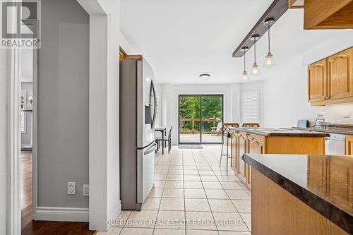 69 Cityview Circle, Barrie, ON - Indoor Photo Showing Kitchen