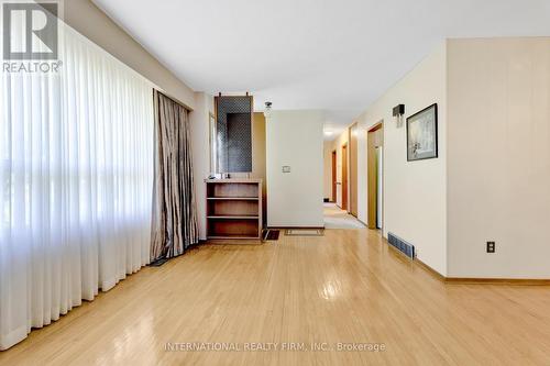 33 Ridgeway Avenue, Guelph, ON - Indoor Photo Showing Other Room