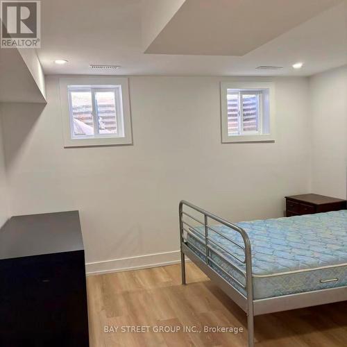 2513 Benedet Drive, Mississauga, ON - Indoor Photo Showing Bedroom