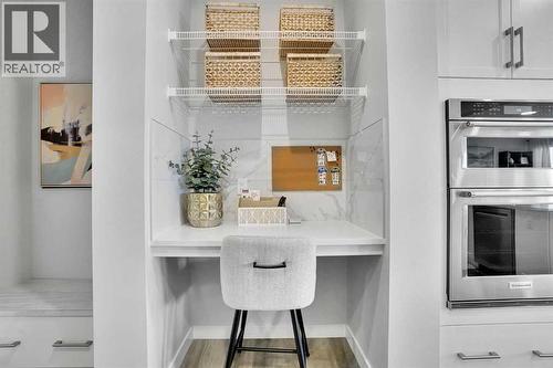 86 Edith Row Nw, Calgary, AB - Indoor Photo Showing Kitchen