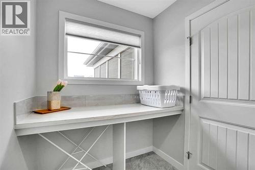 86 Edith Row Nw, Calgary, AB - Indoor Photo Showing Other Room