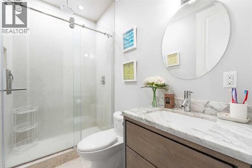128 Auburn Bay Avenue Se, Calgary, AB - Indoor Photo Showing Bathroom