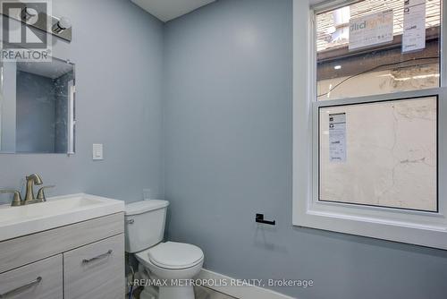 161 Kenilworth Avenue N, Hamilton, ON - Indoor Photo Showing Bathroom