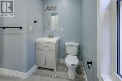 161 Kenilworth Avenue N, Hamilton, ON - Indoor Photo Showing Bathroom