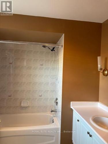 5 Maple Park Way, Markham, ON - Indoor Photo Showing Bathroom