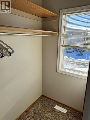 61 Lakeview Close, Blackfalds, AB - Indoor Photo Showing Other Room