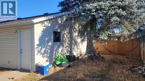 1908 Olympia Drive Se, Calgary, AB - Outdoor