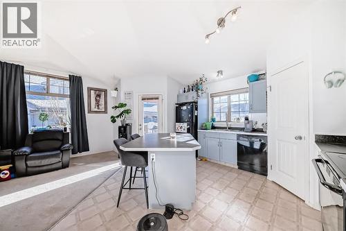 205, 27 Everridge Square Sw, Calgary, AB - Indoor