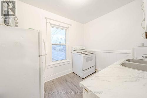 240 Division Street, Oshawa, ON - Indoor Photo Showing Kitchen
