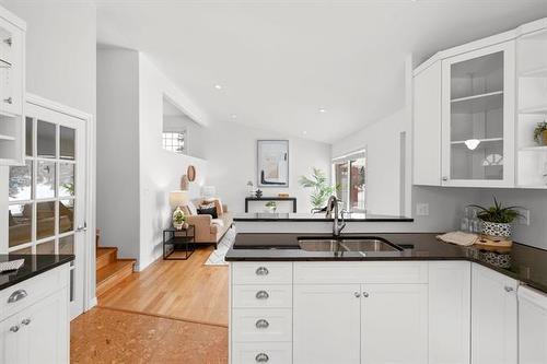 102 Woodfield Bay, Winnipeg, MB 